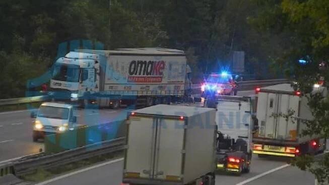 Na 107,5. kilometru dálnice D1 ve směru na Prahu zasahují...