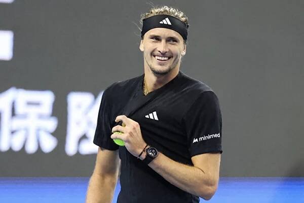 Snadné a rychlé peníze. Zverev si za hodinu vydělal víc než šampion Vacherot na Masters