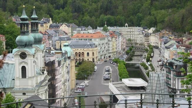 Karlovy Vary, město ze seznamu UNESCO, známé filmem i vídeňskou atmosférou