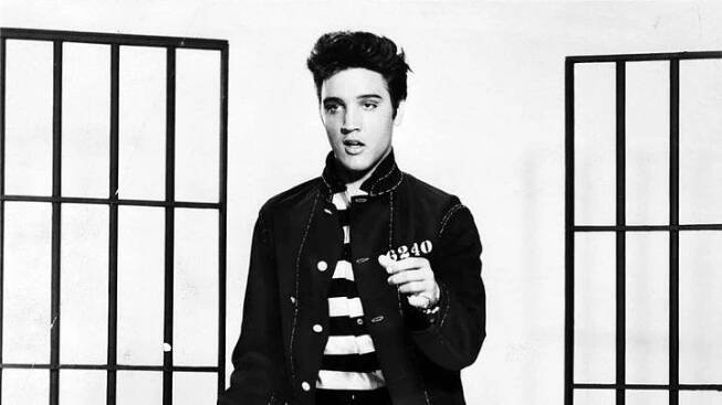 Proč byli Elvis Presley a Michael Jackson rodina? Král popu měl dceru slavného zpěváka zmanipulovat