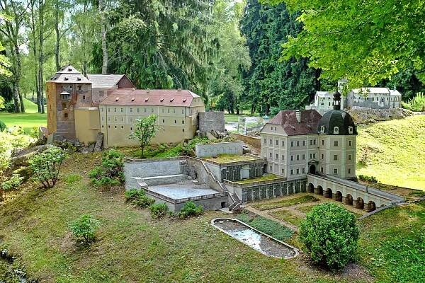 Mariánské Lázně možná přijdou o unikátní park miniatur