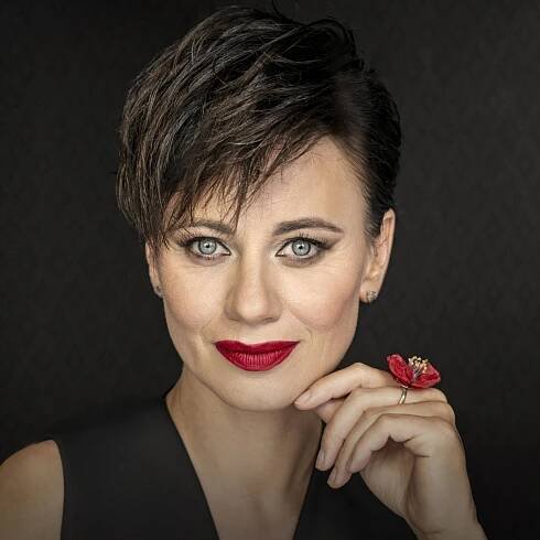 Dáša zpívá Hanu. V Obecním domě zazní nesmrtelné šansony Hany Hegerové