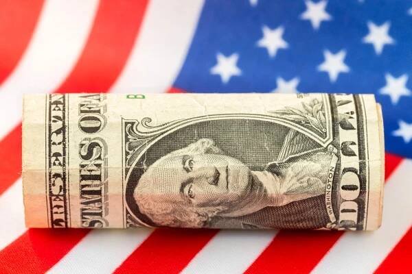 Dolar posiluje navzdory Trumpovým hrozbám cel, trhy sázejí na obnovení jednání s Čínou - Roklen24.cz