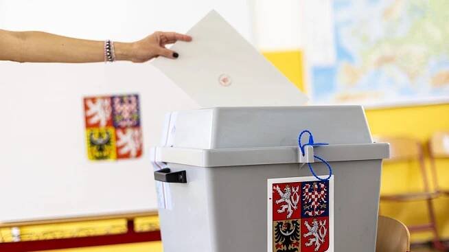 Trend „nejdu volit“ se proměňuje. Váhají i lidé, kteří se politikou živí