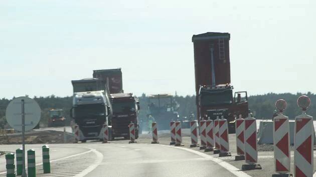 Skokový růst cen za D55, nové úseky u Bzence zdražily o miliardy. Kdo je zaplatí