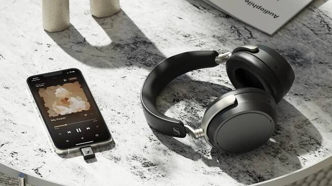 Sennheiser HDB 630: nová sluchátka pro audiofily spojují studiovou přesnost a svobodu bezdrátového poslechu