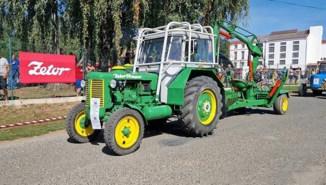 Historické traktory a zemědělské stroje opět ožijí v Kropáčově Vrutici – přijďte 13. září 2025 na jedinečnou výstavu!