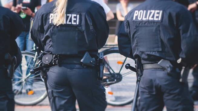 Policejní zásah v Mnichově, na severu města byla slyšet střelba a výbuchy