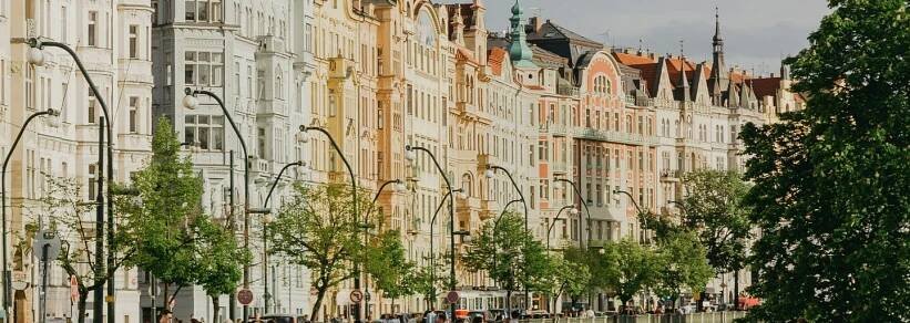 Praha ztrácí obyvatele, především kvůli vysokým cenám. Řešení není jen ve stavbě nových bytů, říká sociolog
