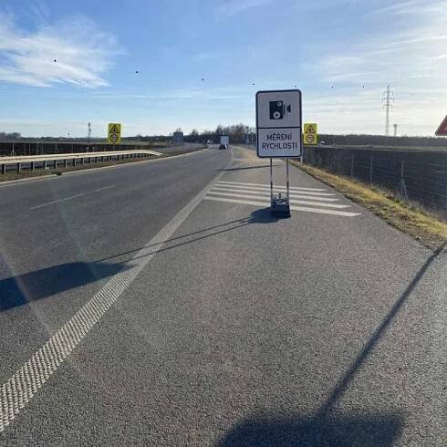 Radar u dálnice D52 se vyplatil. Za měsíc zachytil tisíce rychlostních přestupků