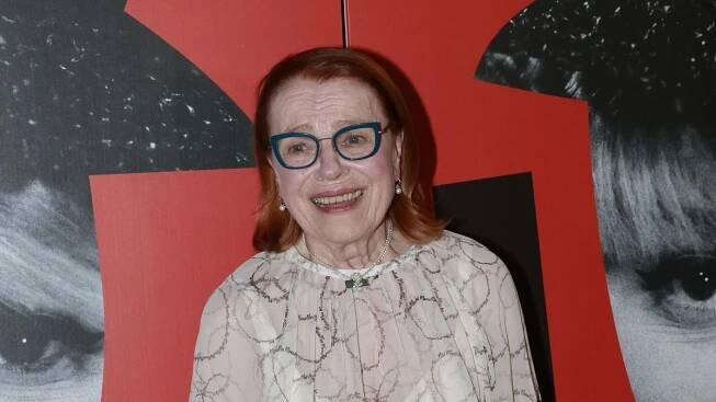 Vnučka Ivy Janžurové je podobná šmrncovní babičce. Adina oslavila životní jubileum, studovala fotku