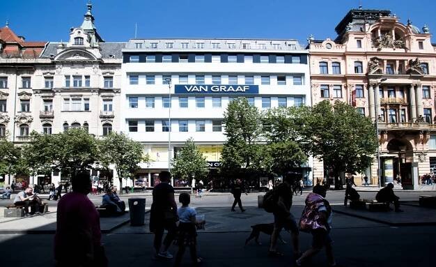Obchodní dům Van Graaf na Václavském náměstí nahradí Zara. Detaily zatím nikdo nenabízí