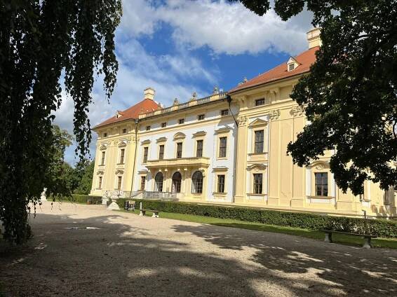 Zahrada zámku ve Slavkově u Brna prochází proměnou. Oprav se dočkají historické skleníky