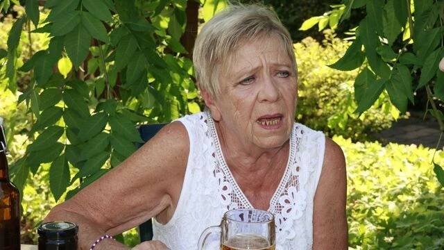 Tak dlouho na vše nadávala až se herečka Obermaierová vybarvila a podpořila komunistku Konečnou