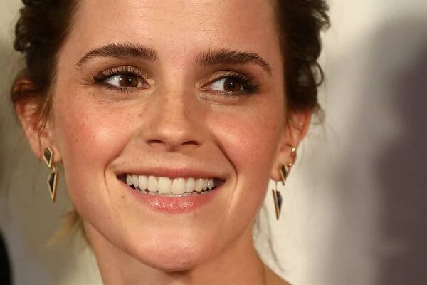 Může za to herecký životní styl, říká Emma Watsonová o svém zákazu řízení