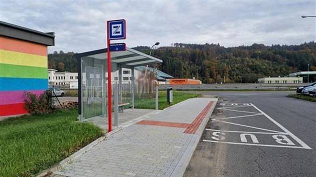 Na Bobrkách ve Vsetíně začala fungovat nová autobusová zastávka