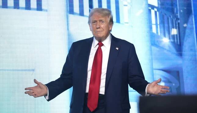 Víkendový výběr: Trump bohatne a česká tramvaj dobyla skoro všechny kontinenty