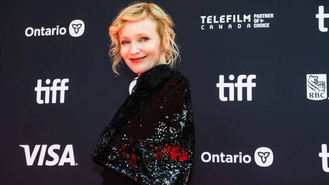 Černý diamant festivalu: Aňa Geislerová zazářila v dramatické róbě plné flitrů v Torontu!