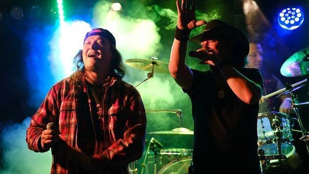 První koncert. Na kutnohorskou hudební scénu vtrhla v České 1 kapela Top Secret