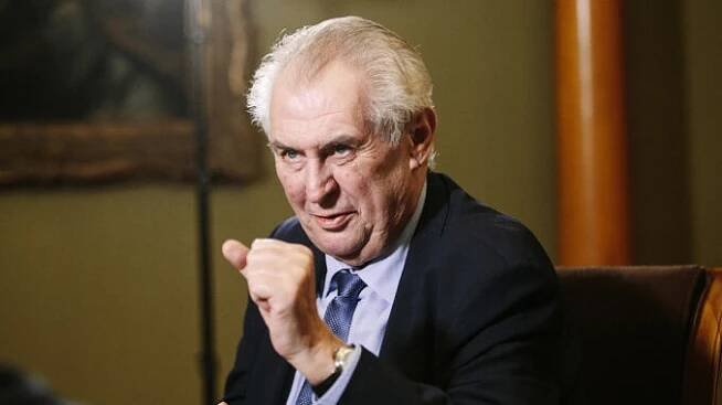 Zeman ohlásil, že mění dres: z ANO ke Stačilo!. Kalousek jeho rozhodnutí okomentoval, politolog nastínil možnou taktiku