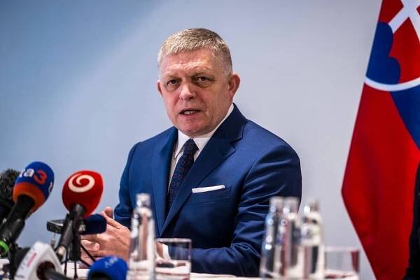 Nelze dělat politiku, kterou diktuje Brusel, kritizuje Fico chystané vyloučení Směru z evropských socialistů