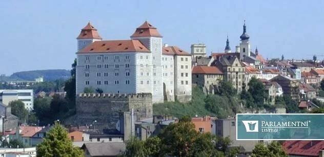 Mladá Boleslav: Na budovách přibyla nová velkoplošná umělecká díla