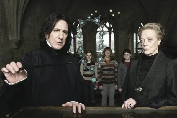 Harry Potter přišel o řadu svých hvězd. Kdo z herců nás už opustil?