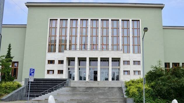 Modernizace kulturáku bude dražší. Na elektřinu nikdo nesáhl přes půl století