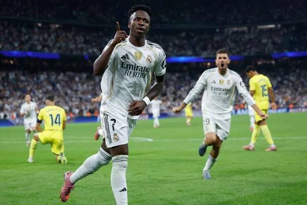Real Madrid potopil Žlutou ponorku a vede ligu. Zářil Vinícius Júnior, trefil se i Mbappé