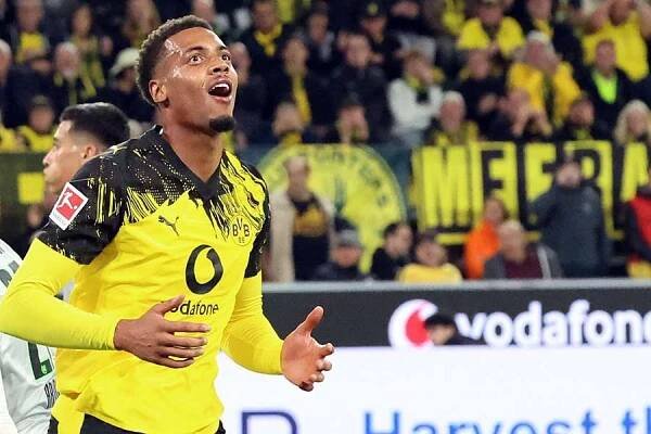 Dortmund řeší Nmechovu aktivitu na sociálních sítích. Každý jeho další příspěvek musí projít kontrolou