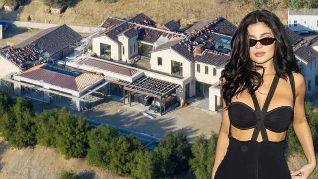 Nová rezidence Kylie Jenner je téměř hotová. Nechybí 20 koupelen a rozlehlá vinice.