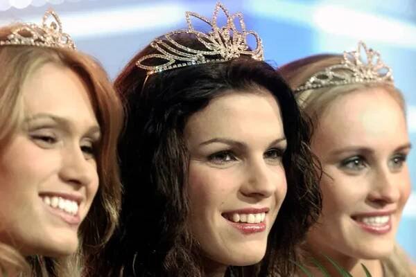 Miss Katka Smejkalová po letech na veřejnosti: V Kanadě se živila jako módní manažerka, dnes je produkční