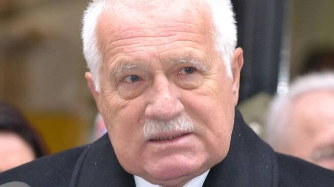 Klaus v 84 letech udivuje. Usměrnění moderátorky, bravurní čeština a přehled