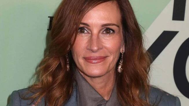 ŽENA-IN - On je žena: Julia Roberts střídá jeden pánský outfit za druhým a je k nepoznání