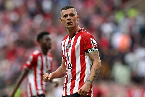Nováčci Premier League ve formě. Sunderland je pátý, Leeds od slávy dělí špetka štěstí