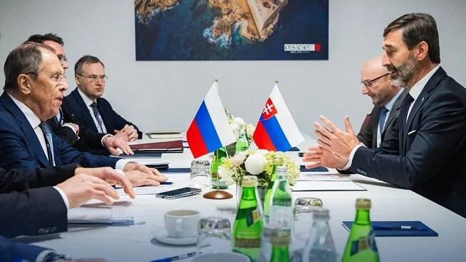 Jste jako opozice, stěžuje si slovenský ministr zahraničí na svůj ukrajinský protějšek