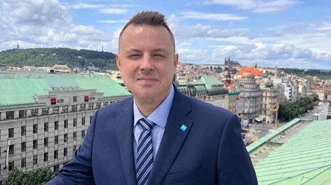 Jindřich Rajchl má doma vysportovanou manželku. Takhle jim to slušelo ve svatební den
