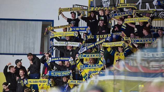 Zubři dostali šest gólů v Porubě. Fanoušci řeší potyčku na tribuně