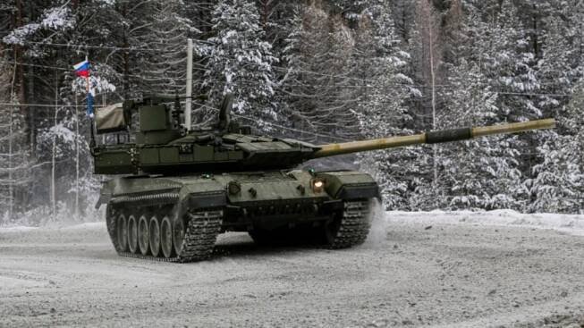 Rusko má nový tank, budoucnost armády. Od roku 2026 bude dostávat T-90M2 Ryvok-1, výrobu navýší o 80 %
