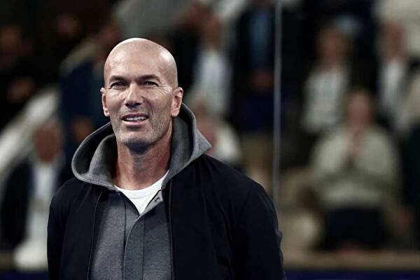 Úspěšný trenér musí mít vášeň pro fotbal, ví legendární Zidane. Stále sní o koučování Francie