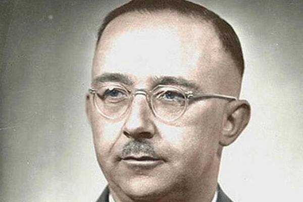 Heinrich Himmler a okultismus: mocný muž nacistického Německa miloval magii, runy a rituály