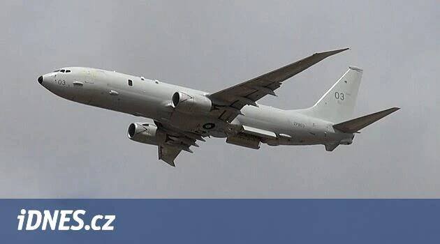 Lovec ponorek a lodí Boeing P-8 Poseidon - iDNES.tv