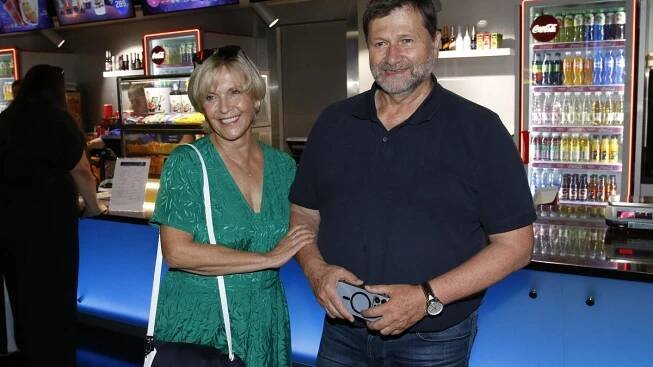 Láska Jana Hrušínského a Miluše Šplechtové přežila nevěru. Herec se zamiloval do mladé produkční