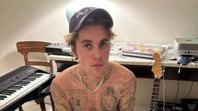 Justin Bieber svým albem prozradil detaily z manželství