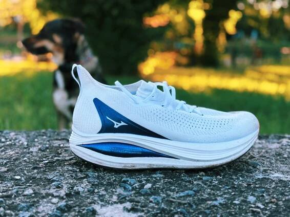 Boty, které mě po pěti letech zvedly z gauče. Test Mizuno Neo Vista 2