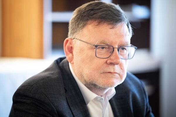 Stanjura našel v rozpočtu miliardy pro dopravu i školství. Počítá ale s provizoriem