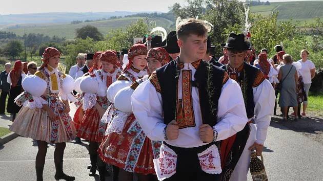 Kam o víkendu? Na hody s právem do Kunovic, výstavu hub či do galerie Joži Uprky