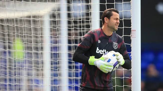 Součkovi se vrátil čtyřicetiletý spoluhráč. West Ham znovu povolal do služby Fabiaňského