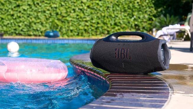 JBL BOOMBOX 4: Více výkonu, více basů a přitom lehčí než dřív