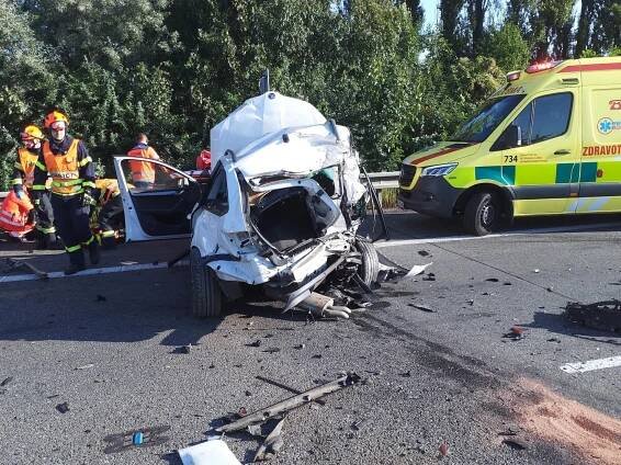 Dálnici D1 na Vyškovsku zastavila nehoda. Žena utrpěla středně těžké zranění
